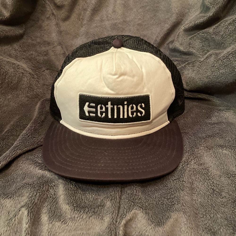 Etnies snapback